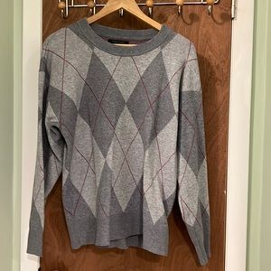 Tahari Cosy Soft Grey And Pink Argyle Sweater, Size L